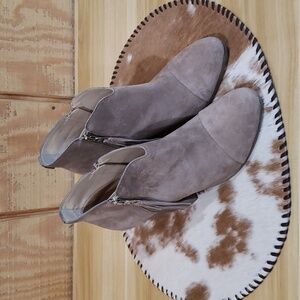 Rag & Bone Beige Margot Western Style Suede Leather Tassel Ankle Boots Size 10